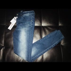 V 19-69 Jeans- NWT